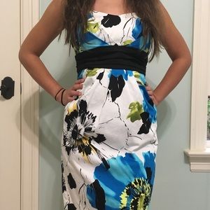 IZ BYER CALIFORNIA Sleeveless Floral Dress